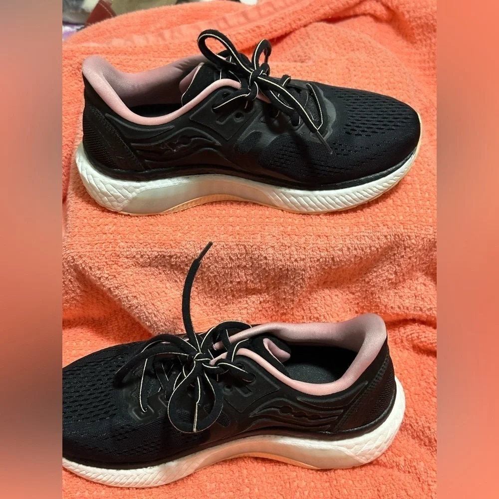 Saucony Black and Pink Sneakers with Breathable Mesh